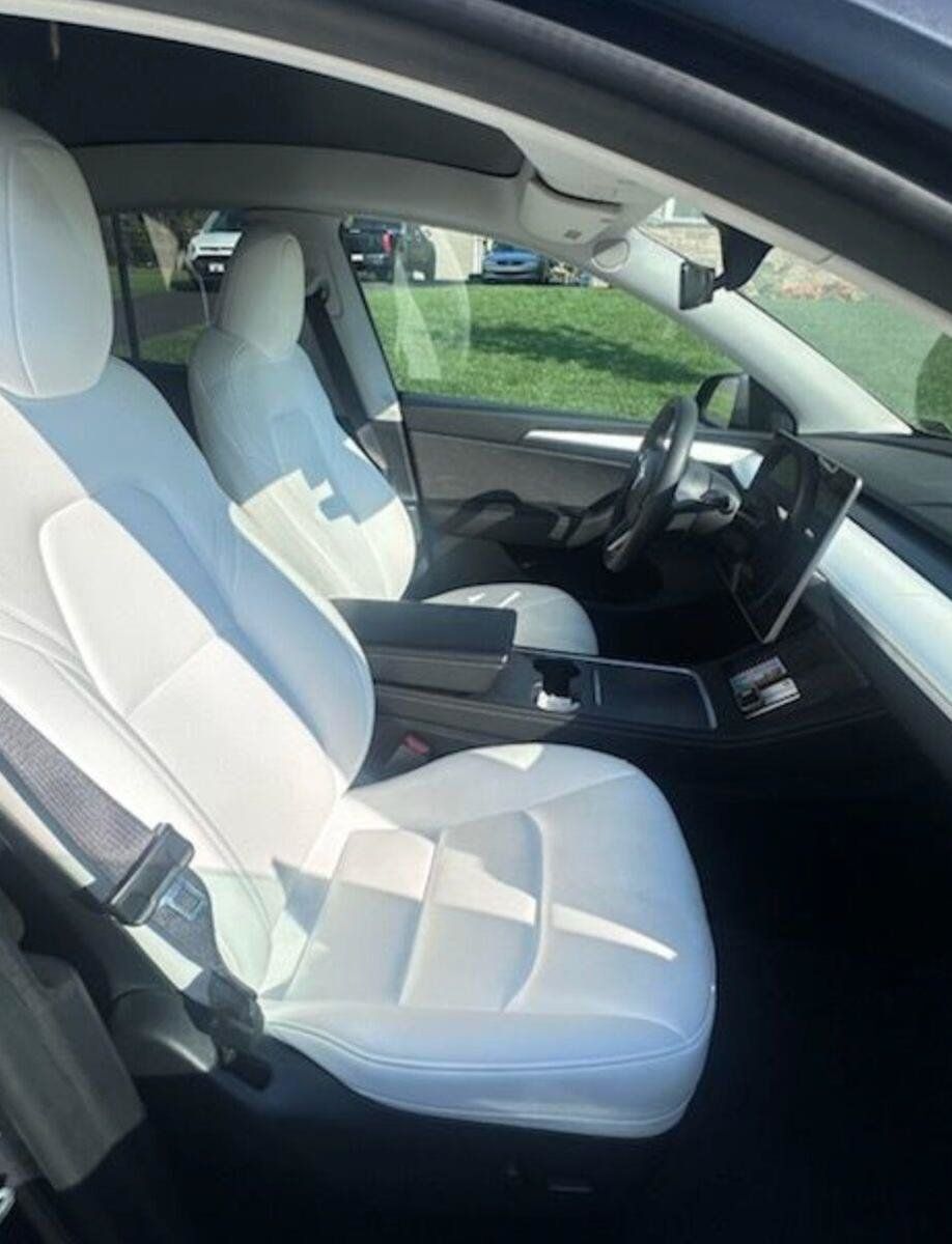 Used 2023 Tesla Model Y Long Range AWD/4WD image 2