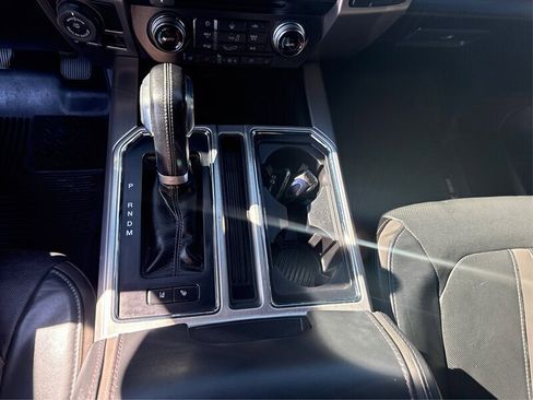 Used 2017 Ford F150 Platinum w/ Equipment Group 701A Luxury image 13