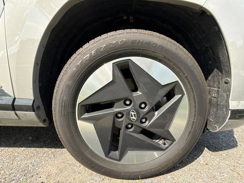 Used 2025 Hyundai Kona Limited FWD image 6