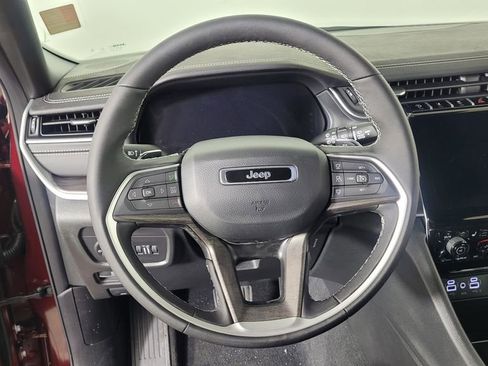 New 2025 Jeep Grand Cherokee Limited image 16