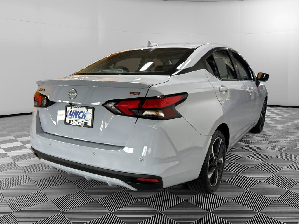 Used 2024 Nissan Versa SR FWD image 5