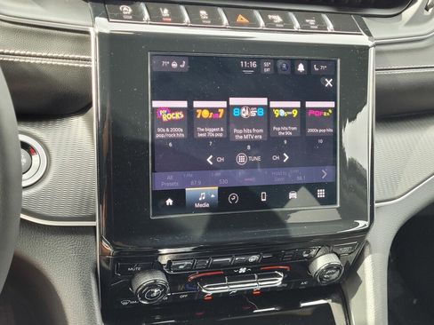 Used 2023 Jeep Grand Cherokee Altitude image 20