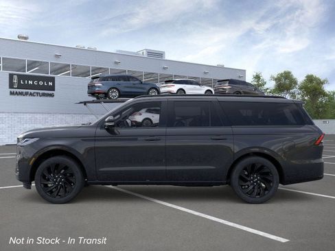 New 2026 Lincoln Navigator L Reserve image 3
