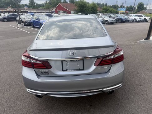 Used 2016 Honda Accord Sport image 9