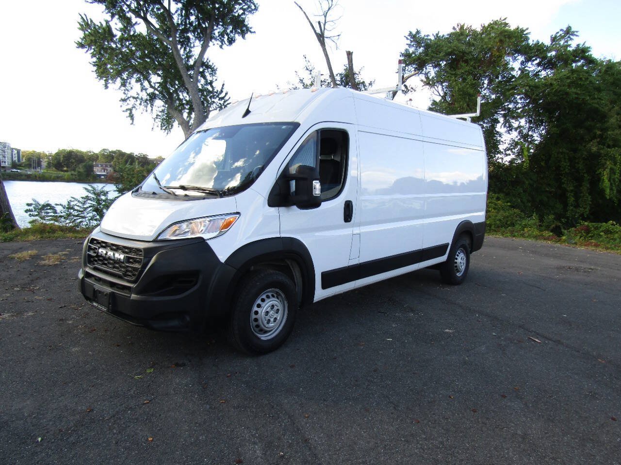 Used 2024 RAM ProMaster 2500 w/ Premium Convenience Group FWD image 31