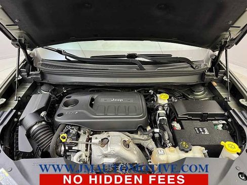 Used 2019 Jeep Cherokee Limited w/ Technology Group AWD/4WD image 10