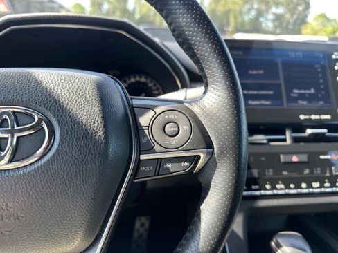 Used 2021 Toyota Avalon XSE FWD image 33