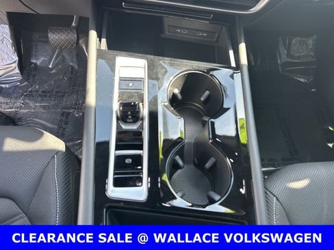 Certified 2024 Volkswagen Atlas Cross Sport SE w/ Panoramic Sunroof Package image 22