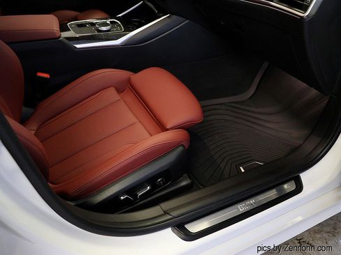 Certified 2024 BMW 330i xDrive Sedan w/ Convenience Package image 32