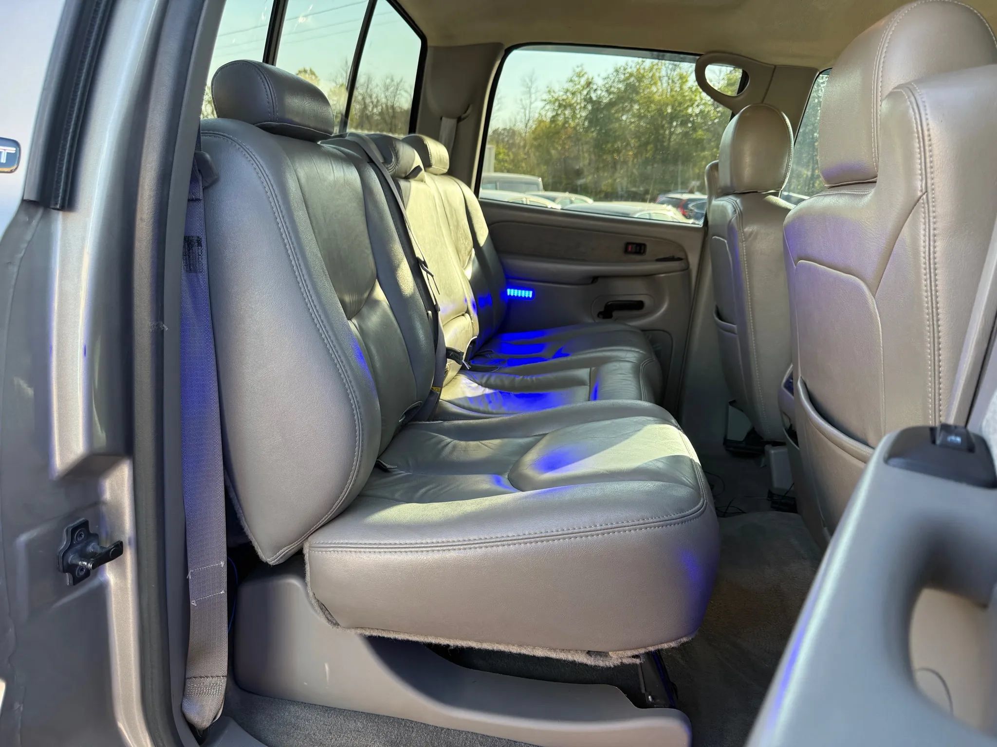 Used 2003 GMC Sierra 2500 SLT w/ SLT Preferred Equipment Group AWD/4WD image 46