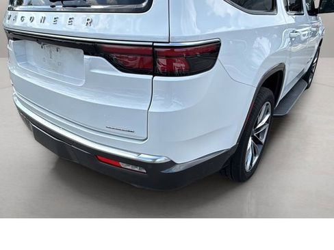 Used 2022 Jeep Wagoneer Series II w/ Convenience Group I image 37