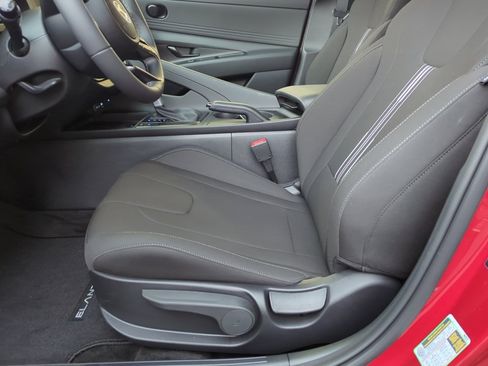 Certified 2025 Hyundai Elantra Sport FWD image 11