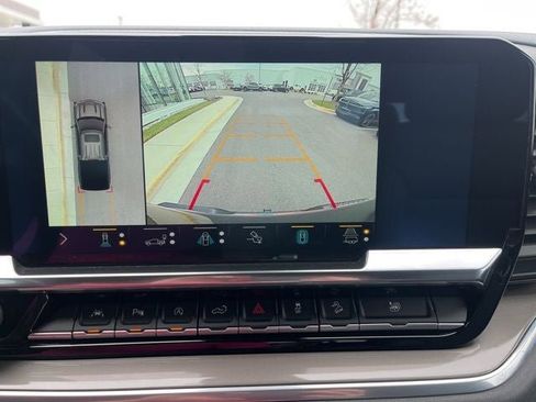 Used 2022 Chevrolet Silverado 1500 High Country image 32