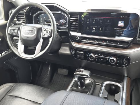 Used 2024 GMC Sierra 1500 SLT AWD/4WD image 11