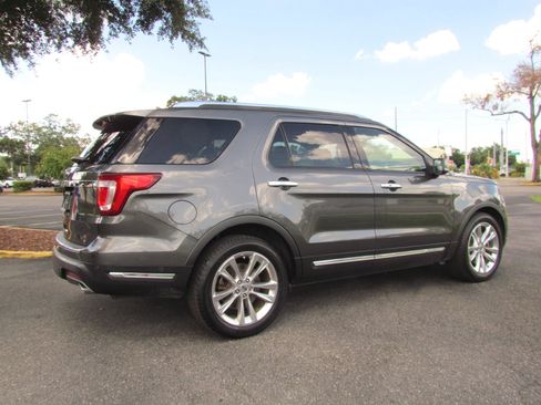 Used 2018 Ford Explorer Limited w/ Equipment Group 301A image 9