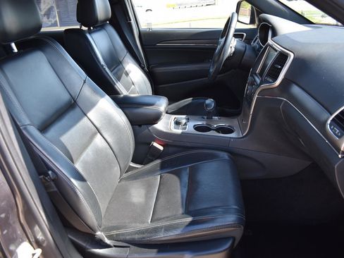 Used 2015 Jeep Grand Cherokee Limited w/ Luxury Group II image 13