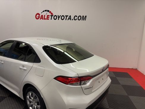 Used 2023 Toyota Corolla LE image 7