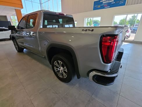 Used 2025 GMC Sierra 1500 SLT AWD/4WD image 13
