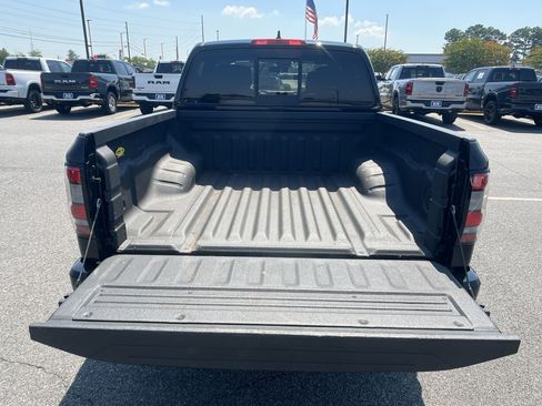 Used 2022 Nissan Frontier PRO-4X w/ Technology Package image 21