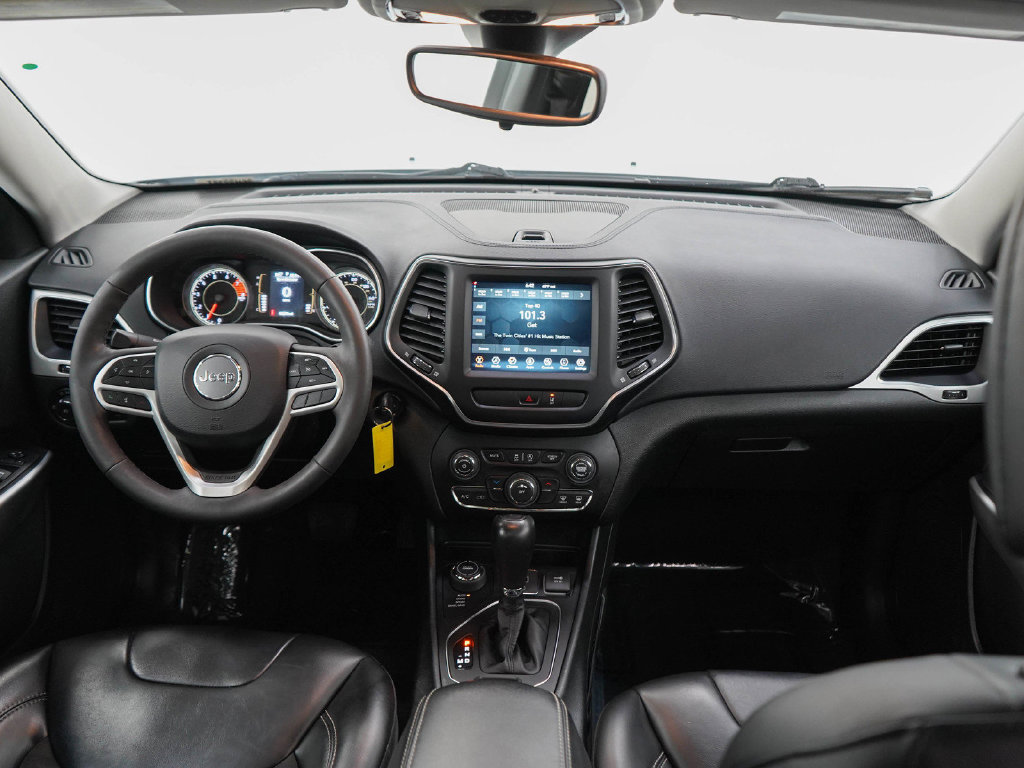 Used 2022 Jeep Cherokee Latitude w/ Sun & Sound Group AWD/4WD image 13