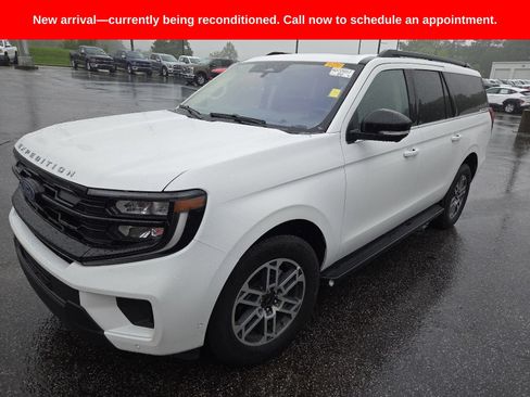 Used 2025 Ford Expedition Max Active RWD image 2