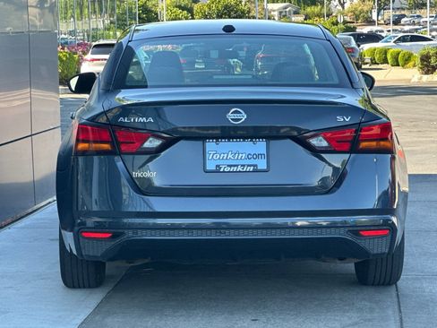 Used 2022 Nissan Altima 2.5 SV FWD image 4