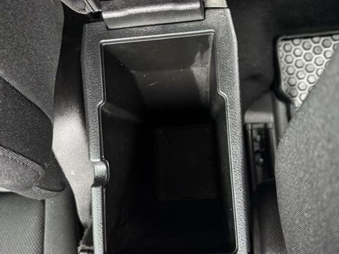 Used 2019 Jeep Renegade Sport image 28