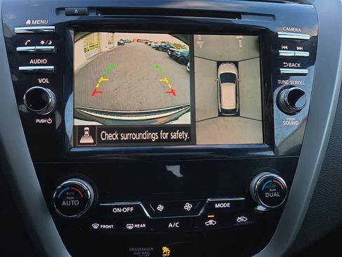 Used 2019 Nissan Murano SV w/ Premium Package image 16