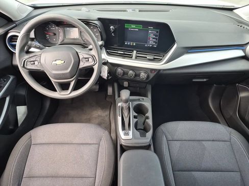 Used 2025 Chevrolet Trax LS FWD image 26