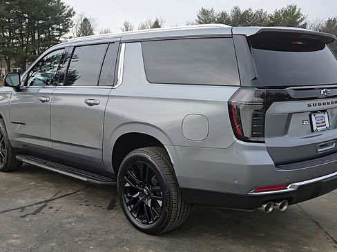 New 2026 Chevrolet Suburban Premier image 2