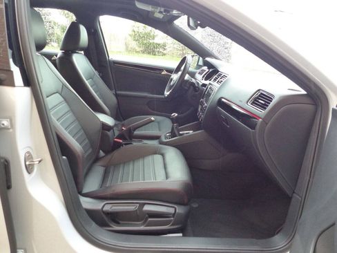 Used 2017 Volkswagen Jetta GLI FWD image 35