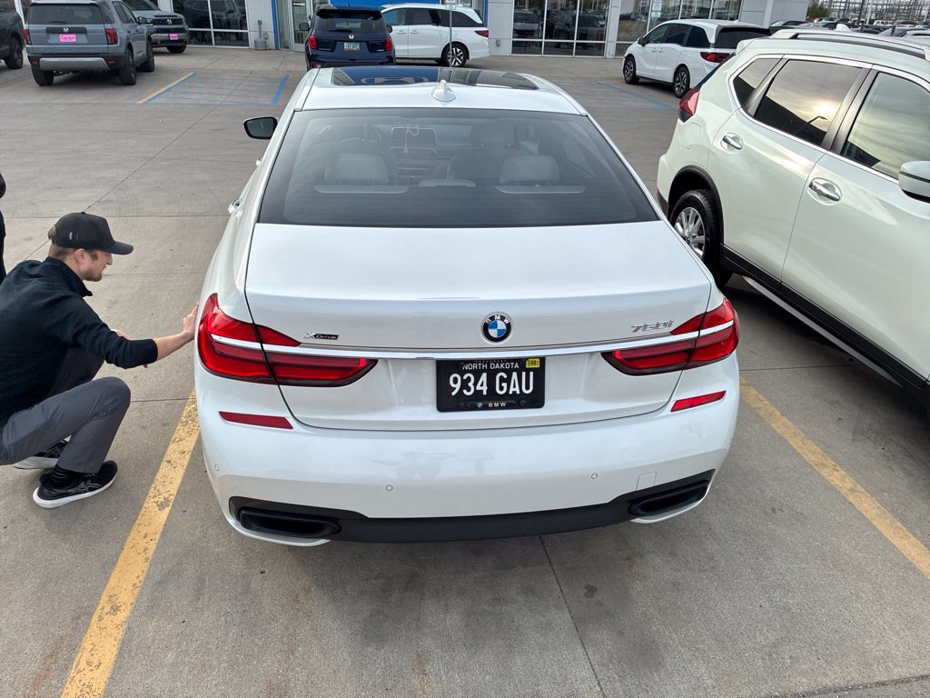 Used 2016 BMW 750i xDrive AWD/4WD image 7