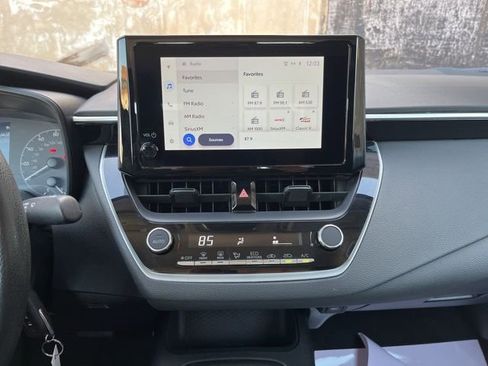 Used 2024 Toyota Corolla LE image 23