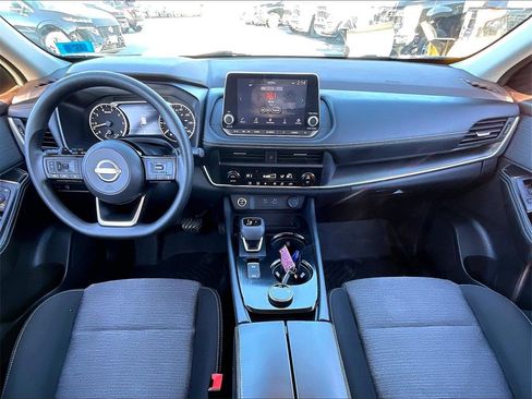Used 2023 Nissan Rogue SV image 20