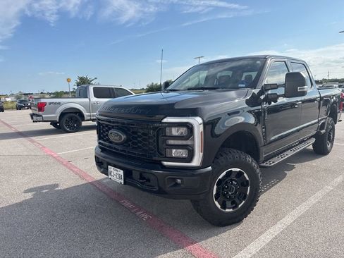 Used 2025 Ford F250 XLT w/ Black Appearance Package AWD/4WD image 6