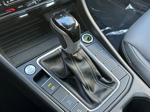 Used 2025 Volkswagen Jetta SEL image 21