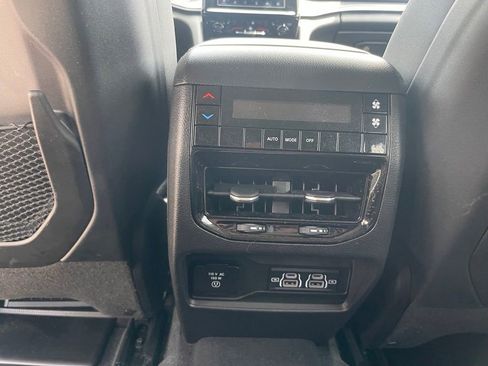 Used 2023 Jeep Grand Cherokee L Laredo w/ Luxury Tech Group I AWD/4WD image 20
