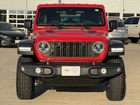 Used 2025 Jeep Wrangler Unlimited Rubicon w/ Convenience Group image 7