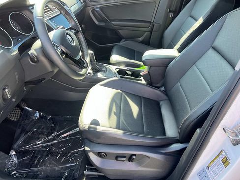 Used 2021 Volkswagen Tiguan SE R-Line FWD image 14