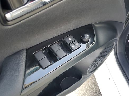 Used 2021 Toyota Prius Prime XLE image 20