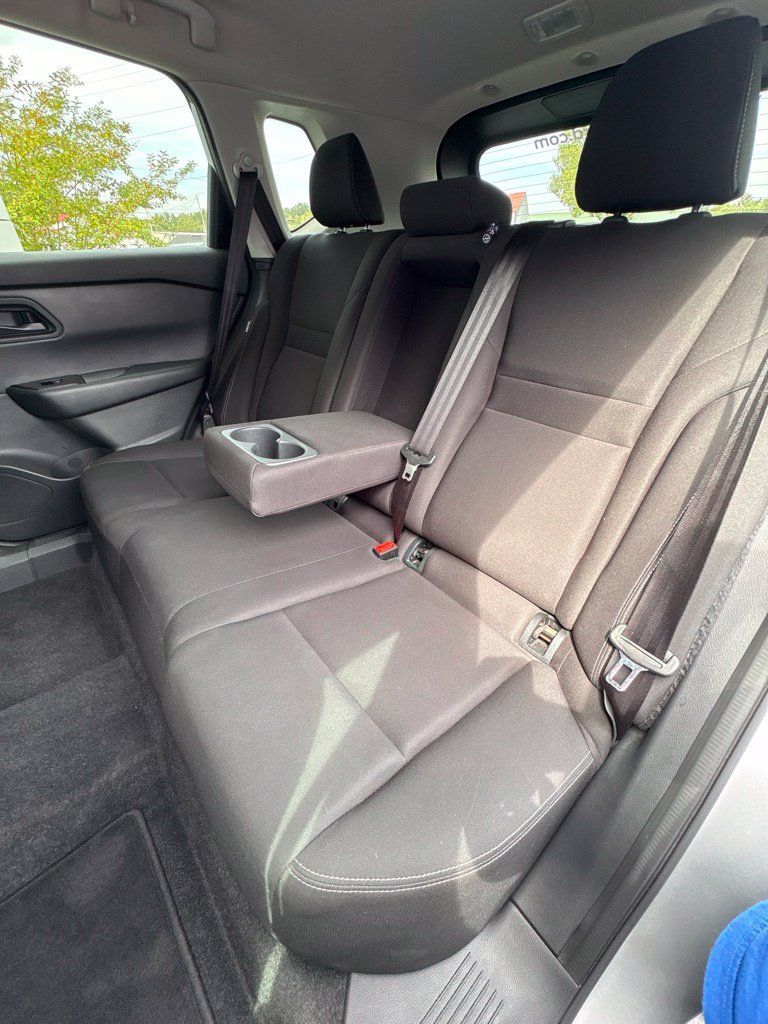 Used 2024 Nissan Rogue S FWD image 27