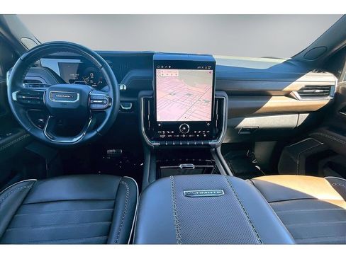 Used 2025 GMC Yukon Denali Ultimate image 7