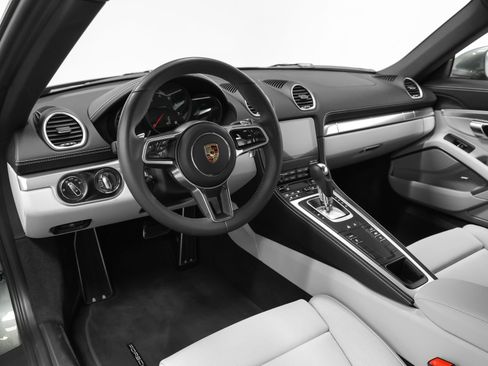 Certified 2025 Porsche 718 Cayman RWD image 4