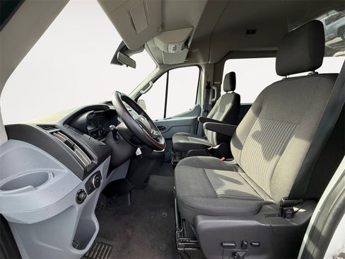 Used 2018 Ford Transit 150 XLT image 10