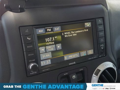 Used 2016 Jeep Wrangler Unlimited Sahara w/ Connectivity Group image 16