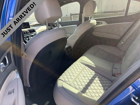 Used 2022 Genesis G70 3.3T image 9