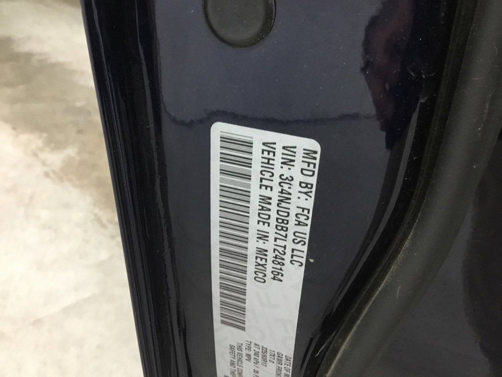 Used 2020 Jeep Compass Latitude w/ Cold Weather Group AWD/4WD image 5