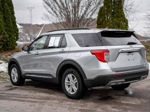 Used 2023 Ford Explorer XLT w/ Equipment Group 202A image 7