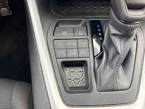 Certified 2023 Toyota RAV4 LE image 33