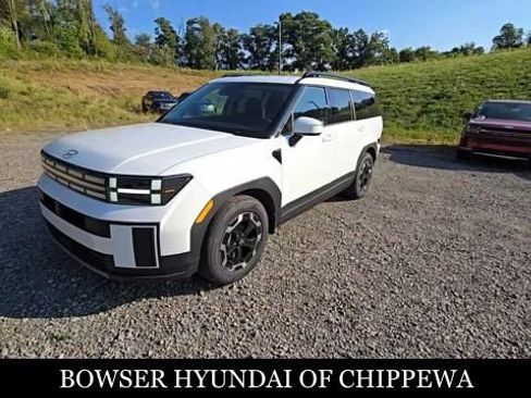 Used 2025 Hyundai Santa Fe SEL image 2